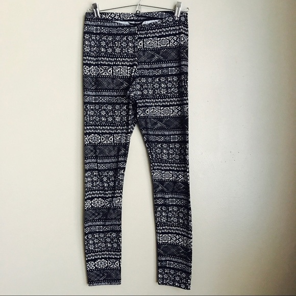 [PacSun] Aztec Linus Print Leggings - Picture 2 of 2